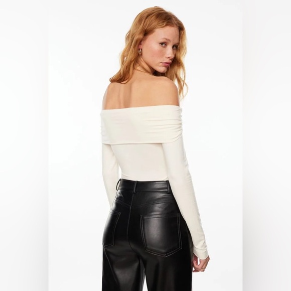 Dynamite off-shoulder bodysuit - Picture 3 of 3